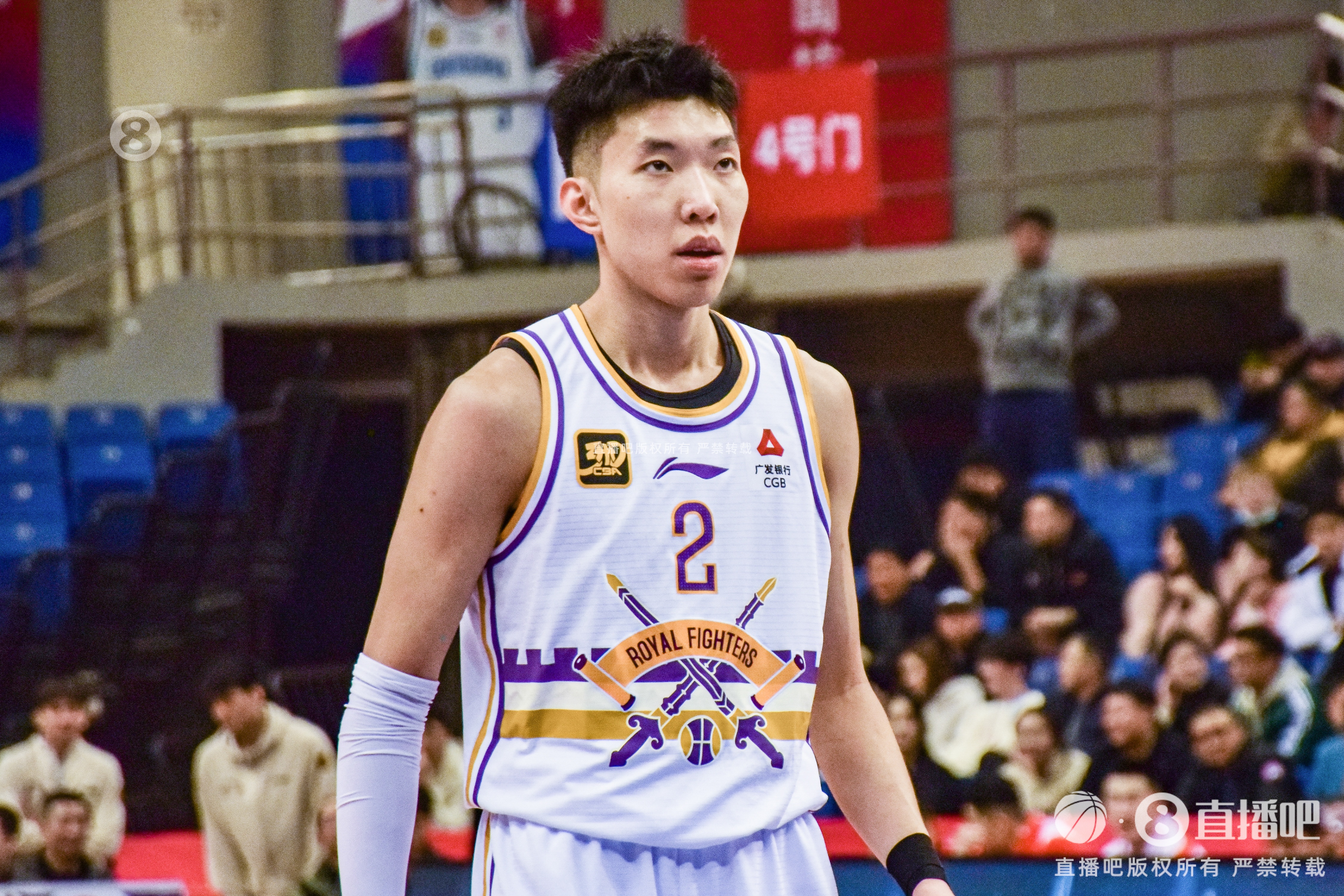 开元体育官网-包含Ning连续十场比赛得分超过出色防守，中国队不断突破！观众掌声雷动的词条
